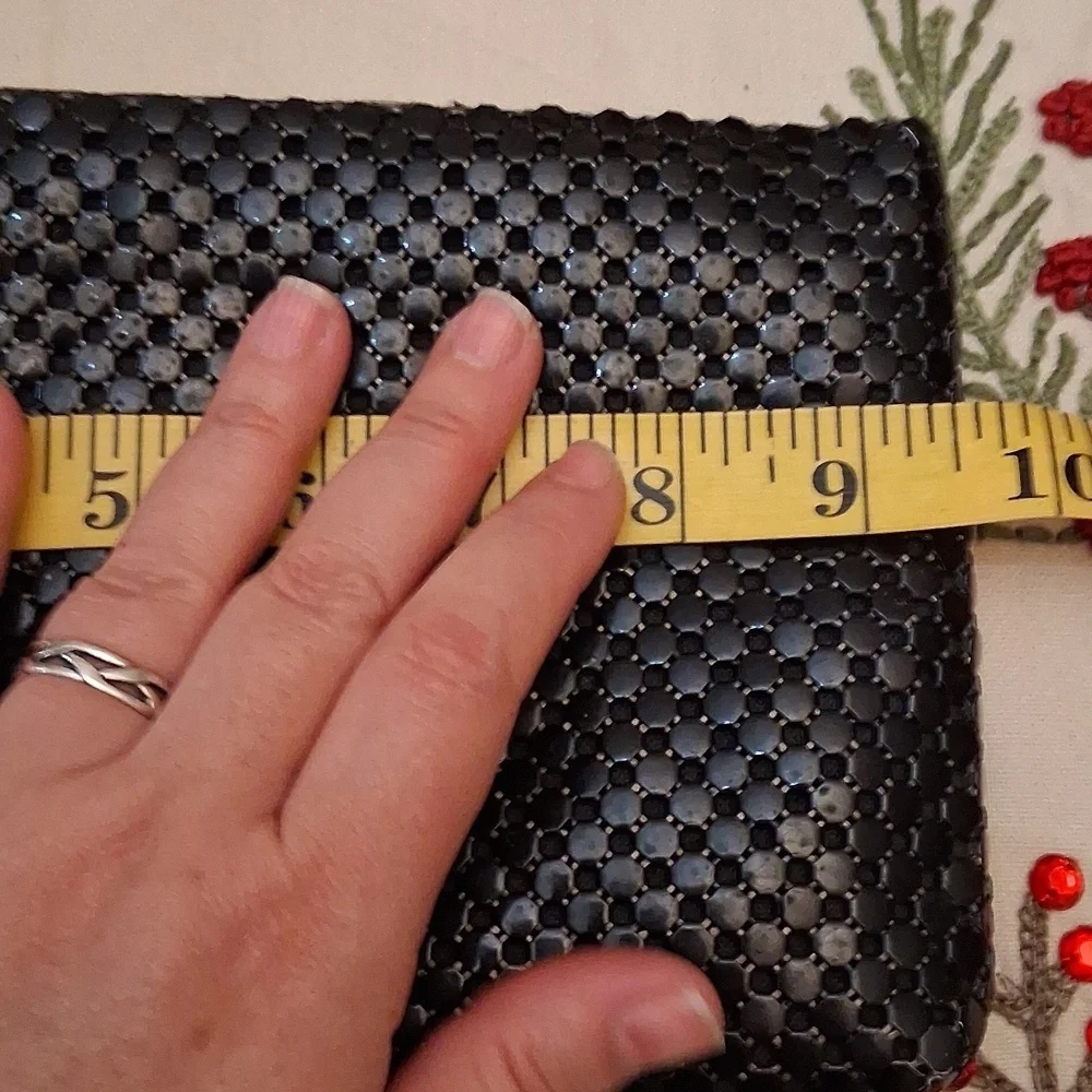 Oromesh Metal Black Vintage Clutch